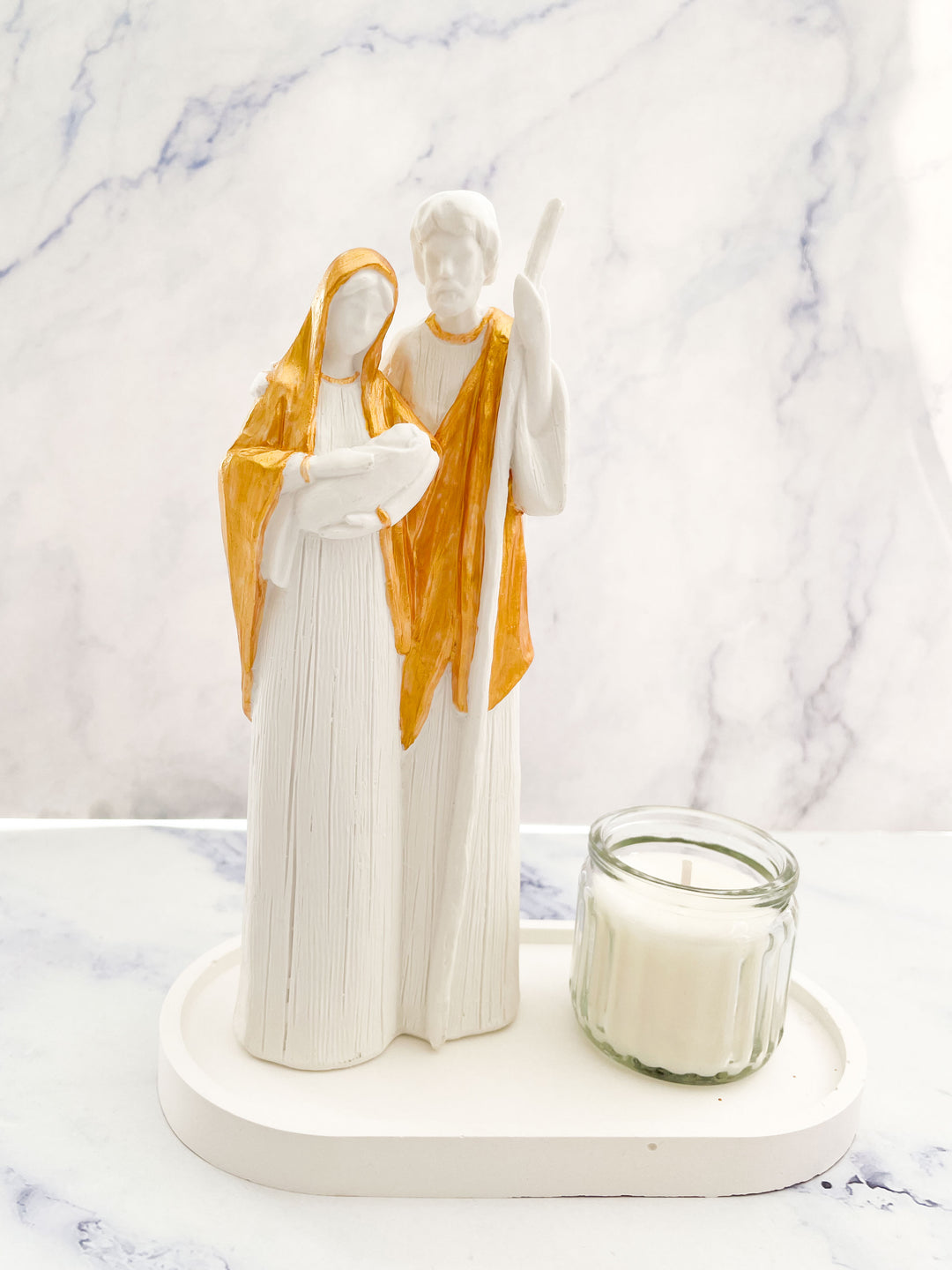 Estatueta Elegante com base e vela | Sagrada Família Pintada à Mão