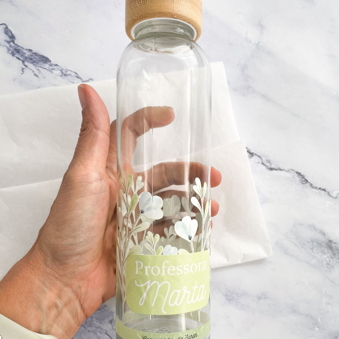 Garrafa Personalizada com Nome – Presente Útil e Elegante para Professoras e Educadoras 💧🌿