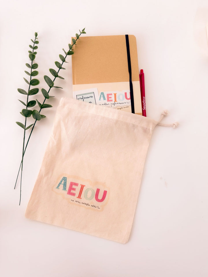 Kit AEIOU. Um livro, uma caneta, uma criança e um professor podem mudar o mundo (Sugestão Presente Educadora/Professora)