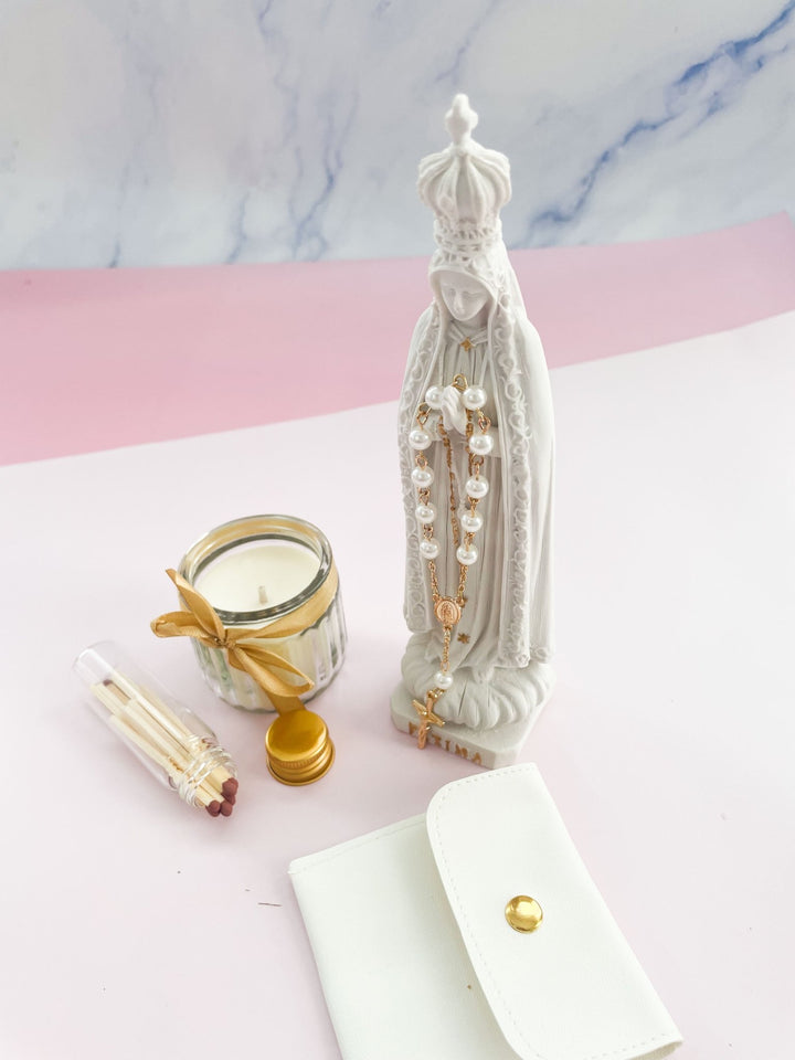 Kit Nossa Senhora de Fátima com Vela e Terço - Cutxi Cutxi - Presentes Personalizados