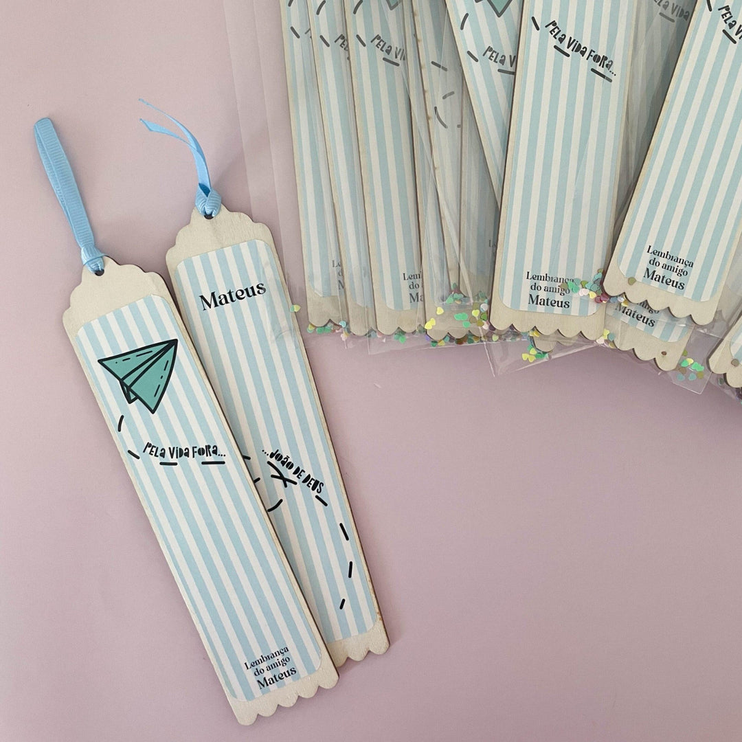 Marcador de Livros em Madeira Personalizado - O Avião do Mateus | Lembrança Escolar - Cutxi Cutxi - Presentes Personalizados