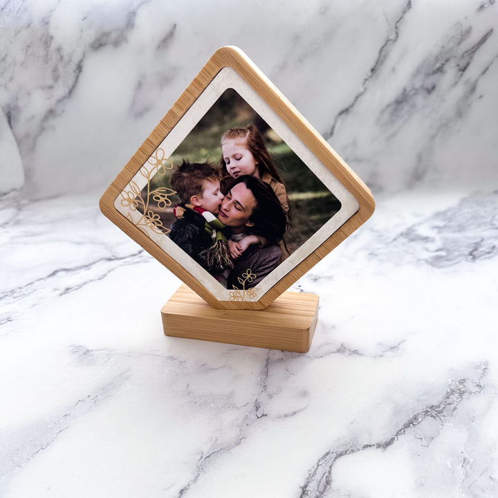 Moldura de Bambu com Fotografia e Mensagem | Um Presente com Alma 🍃💛