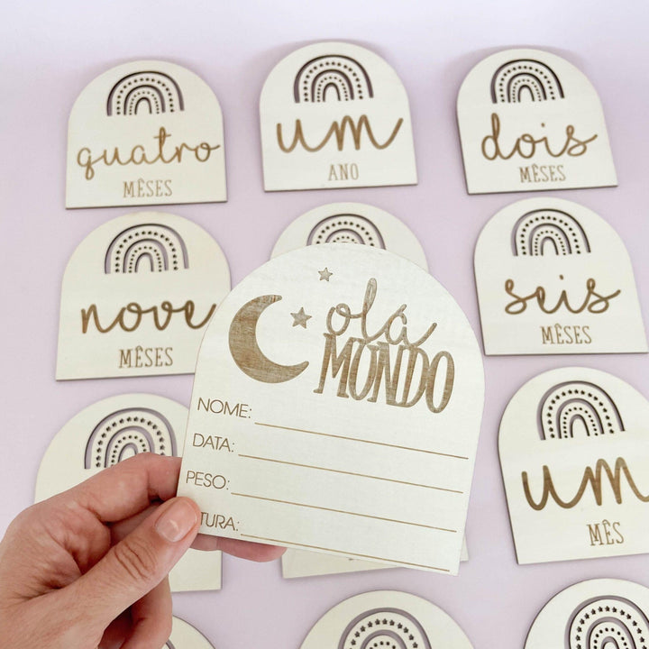 Placas em Madeira Milestones para Bebé Arco Iris - Cutxi Cutxi - Presentes Personalizados