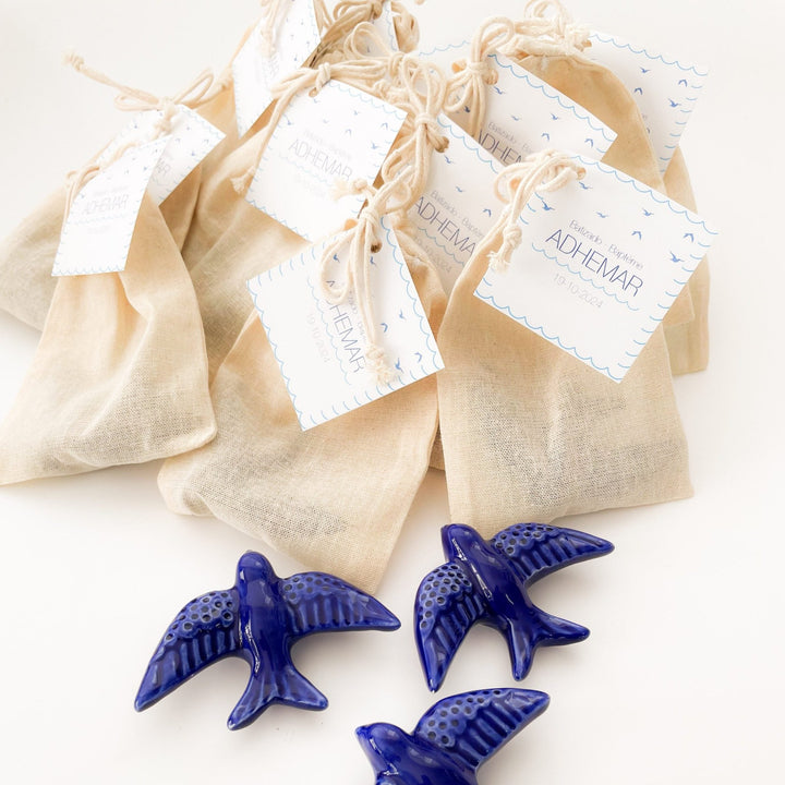 Pomba ou Andorinha em Cerâmica Vidrada – Lembrança de Casamento Personalizada - Cutxi Cutxi - Presentes Personalizados