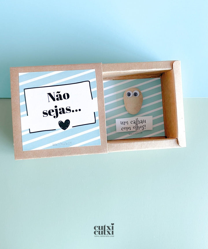 Postal EmCaixa - Presente Divertido - Cutxi Cutxi - Presentes Personalizados