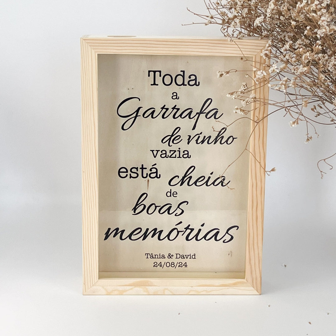 Quadro Guarda Rolhas ou Caricas Memórias - Cutxi Cutxi - Presentes Personalizados