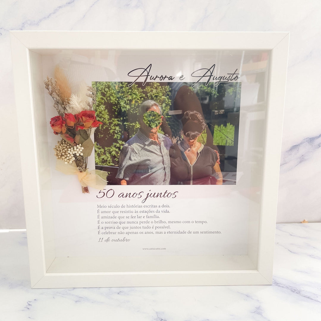 Quadro Moldura Bodas de Ouro – Homenagem a 50 Anos de Amor 💛✨ - Cutxi Cutxi - Presentes Personalizados