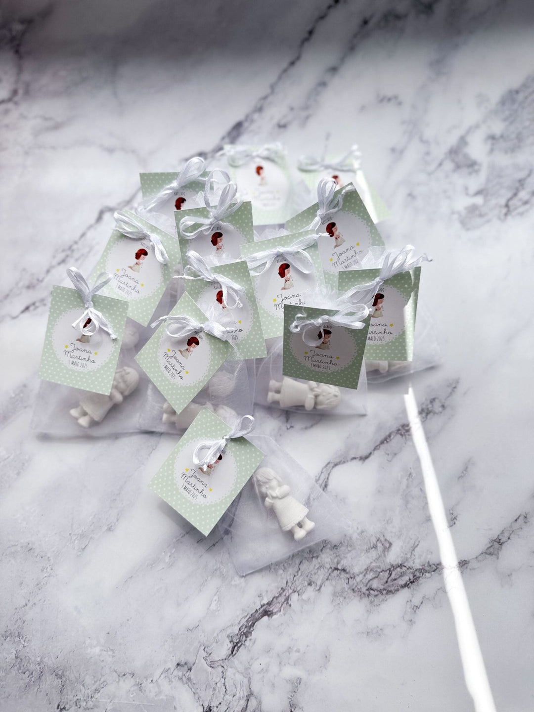 Santinho em Gesso Perfumado | Lembrança Batizado - Cutxi Cutxi - Presentes Personalizados