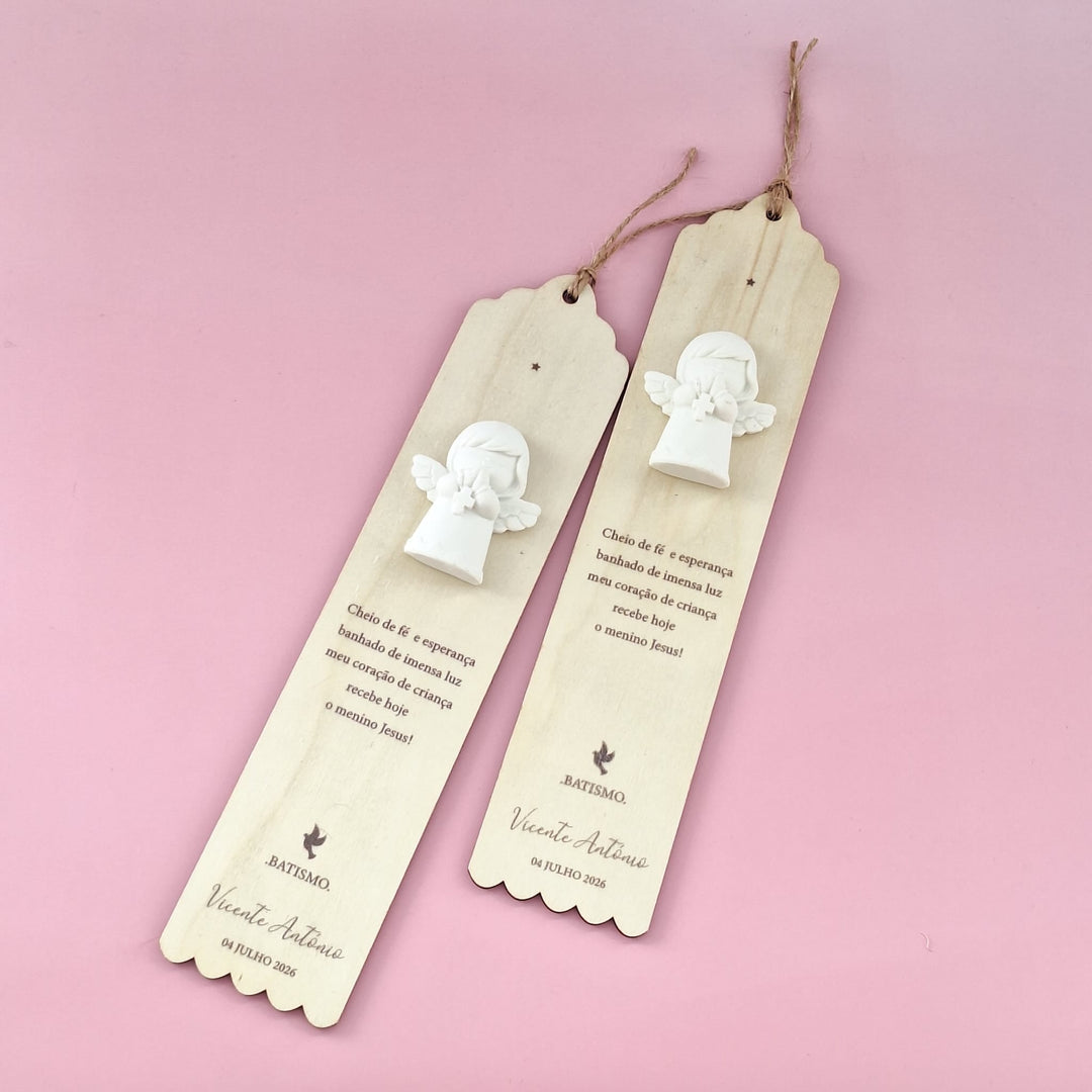 Santinhos em Madeira e Gesso Personalizados - Marcadores de Livros - Cutxi Cutxi - Presentes Personalizados