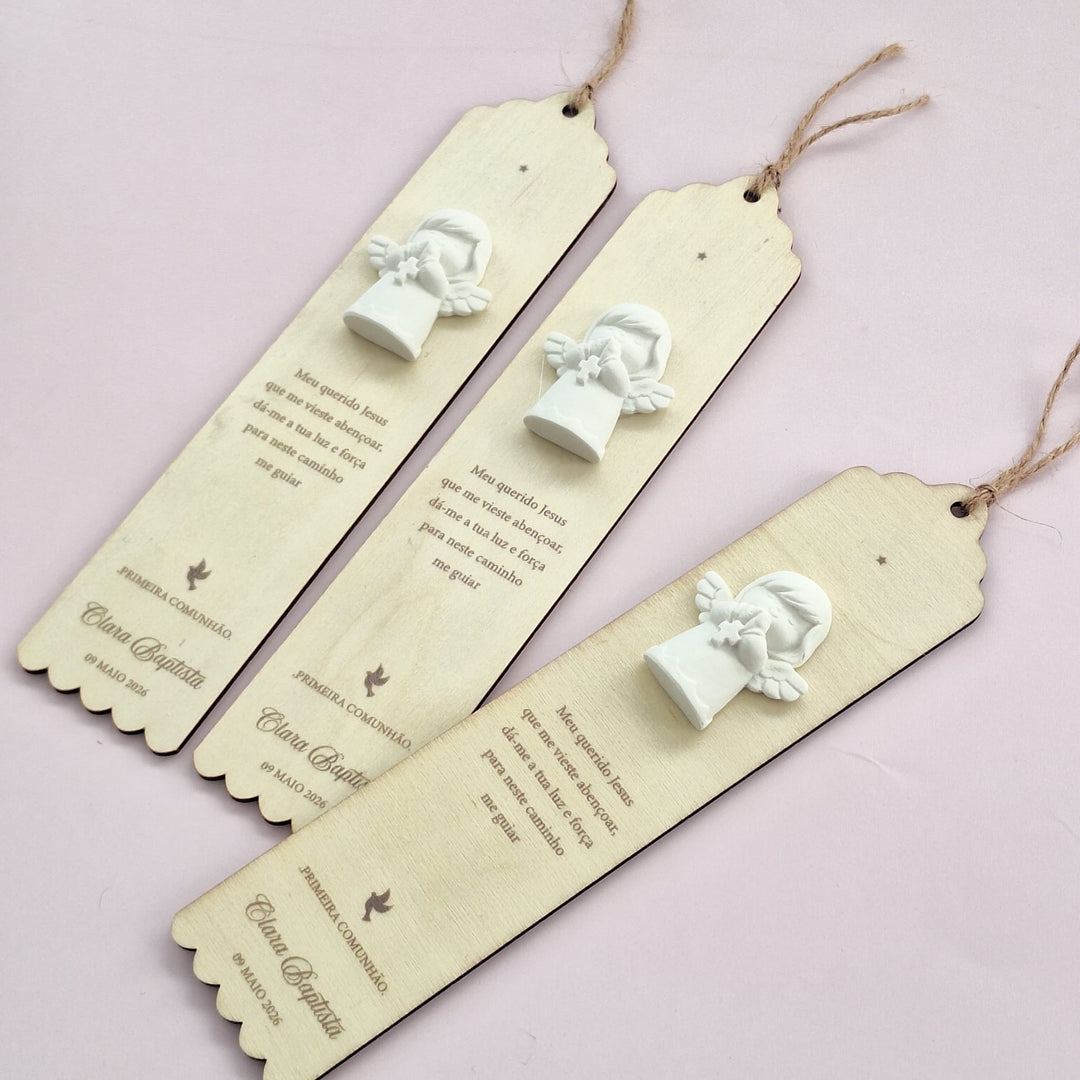 Santinhos em Madeira e Gesso Personalizados - Marcadores de Livros - Cutxi Cutxi - Presentes Personalizados