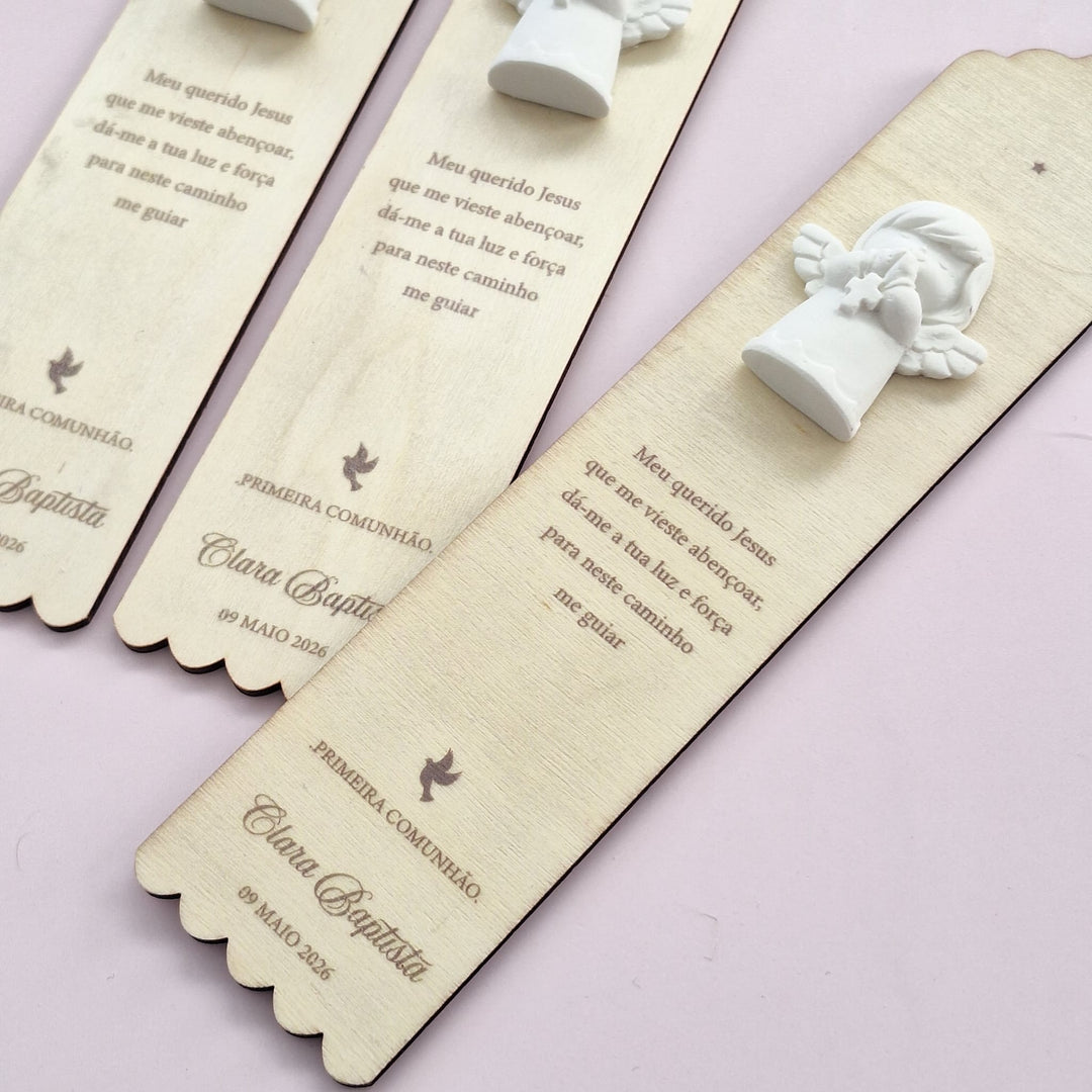 Santinhos em Madeira e Gesso Personalizados - Marcadores de Livros - Cutxi Cutxi - Presentes Personalizados