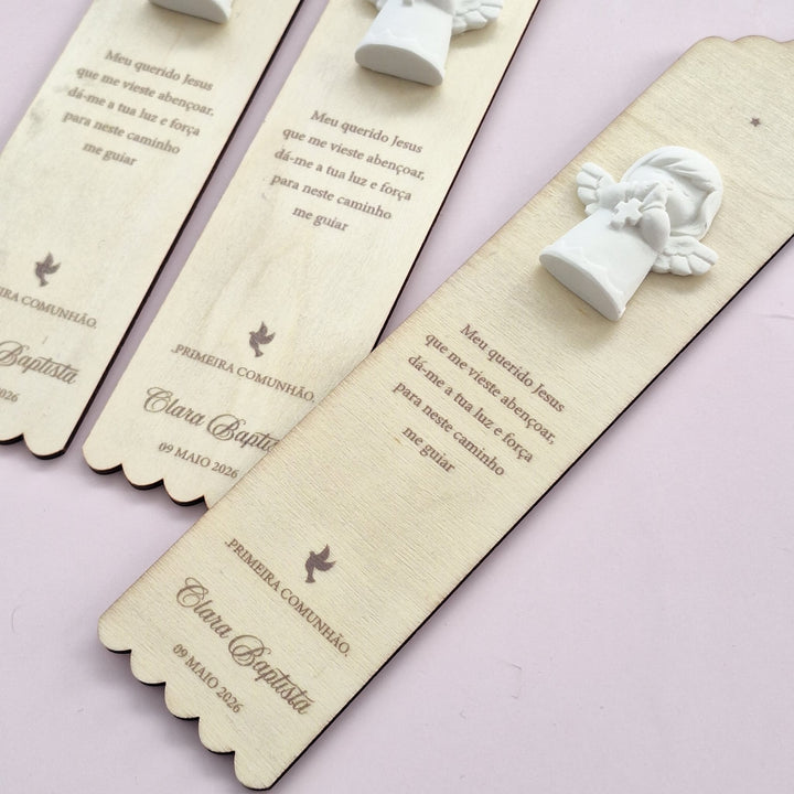 Santinhos em Madeira e Gesso Personalizados - Marcadores de Livros - Cutxi Cutxi - Presentes Personalizados
