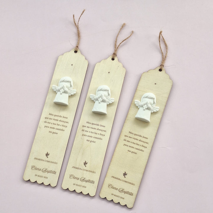 Santinhos em Madeira e Gesso Personalizados - Marcadores de Livros - Cutxi Cutxi - Presentes Personalizados