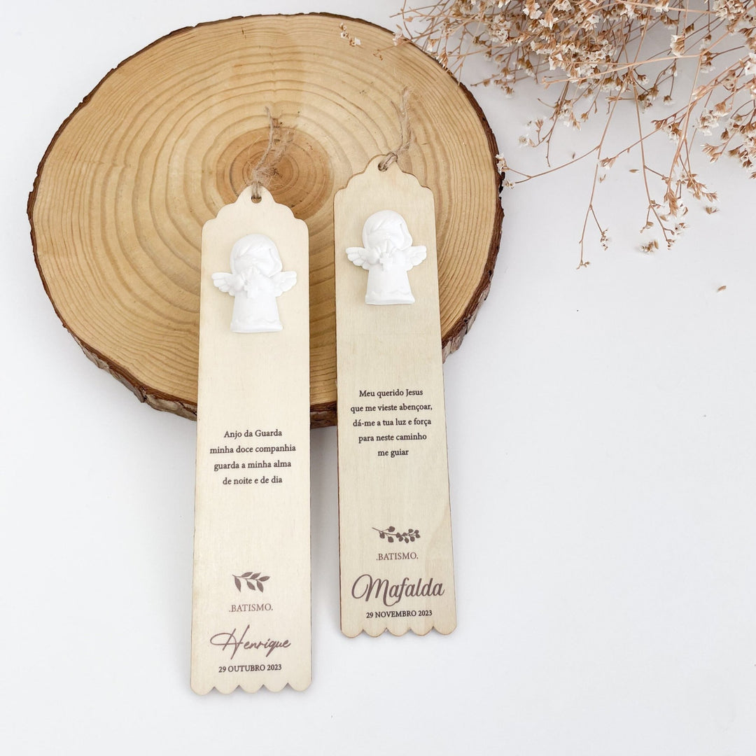 Santinhos em Madeira e Gesso Personalizados - Marcadores de Livros - Cutxi Cutxi - Presentes Personalizados
