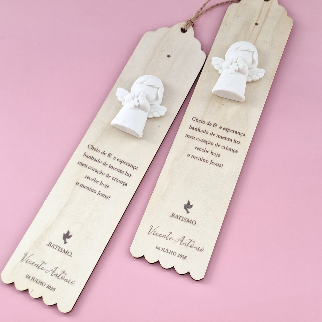 Santinhos em Madeira e Gesso Personalizados - Marcadores de Livros - Cutxi Cutxi - Presentes Personalizados