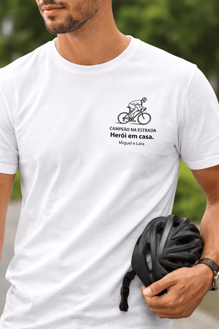 T-shirt Personalizada Pai Ciclista – Campeão na Estrada, Herói em Casa - Cutxi Cutxi - Presentes Personalizados