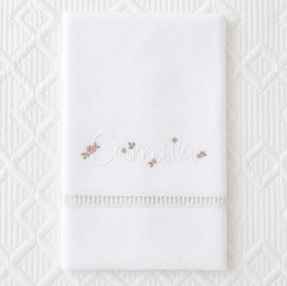 Toalha Batizado BORDADA à Mão - Floral - Cutxi Cutxi - Presentes Personalizados