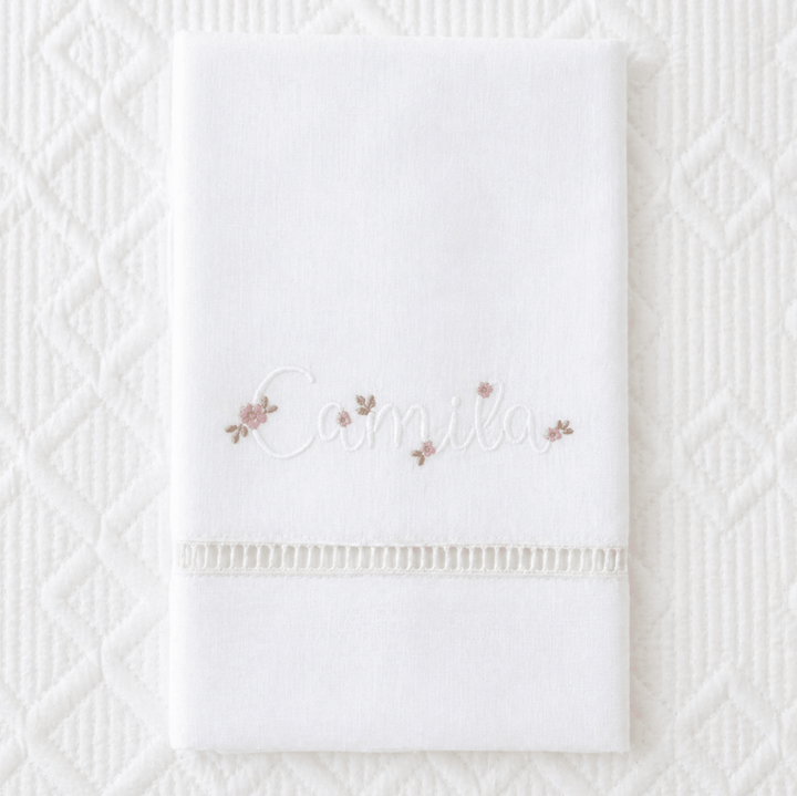 Toalha Batizado BORDADA à Mão - Floral - Cutxi Cutxi - Presentes Personalizados