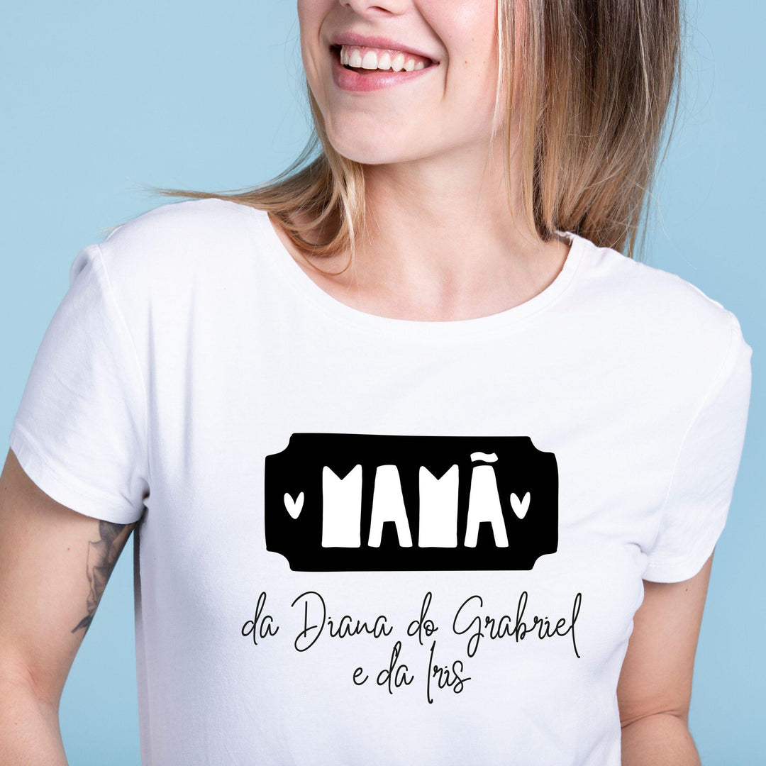 T-shirt doodle MÃE personalizada com nome