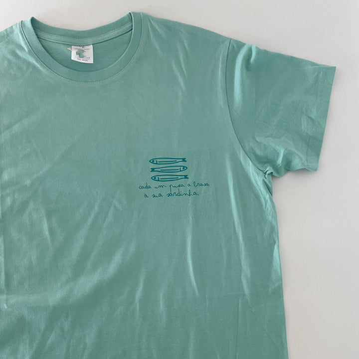 T-shirt Provérbios de Verão puxa a brasa à sua sardinha