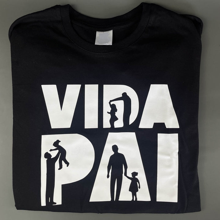 T-shirt Vida de Pai | Personalizada com nomes e ilustração