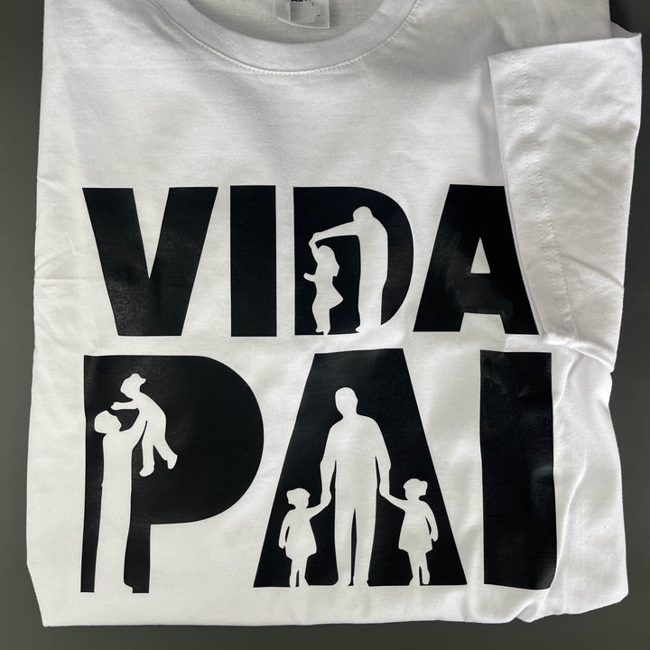 T-shirt Vida de Pai | Personalizada com nomes e ilustração