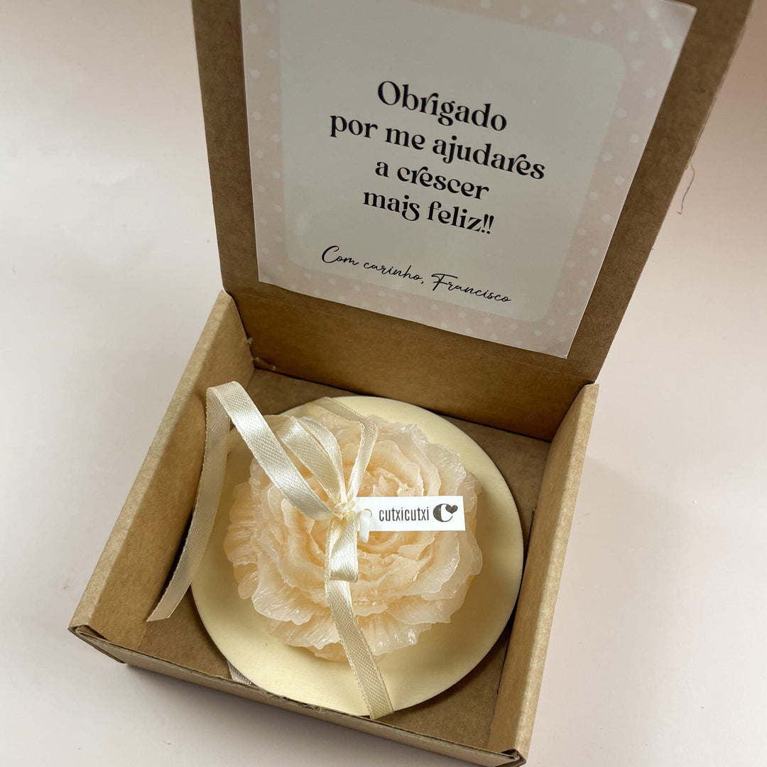 Vela Peônia com mensagem em caixa | Presente Educadoras e Professores