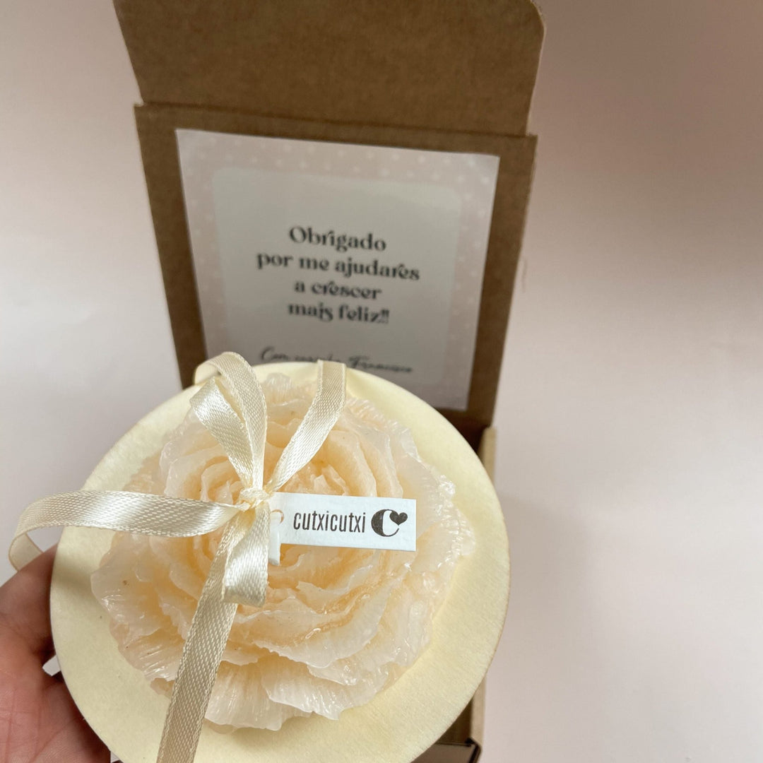 Vela Peônia com mensagem e caixa | Presente Educadoras e Professores - Cutxi Cutxi - Presentes Personalizados