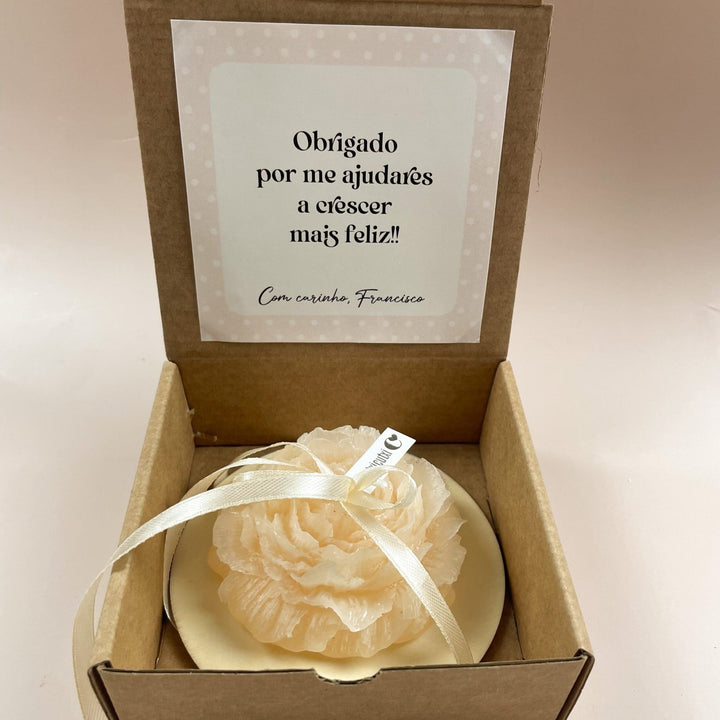 Vela Peônia com mensagem e caixa | Presente Educadoras e Professores - Cutxi Cutxi - Presentes Personalizados