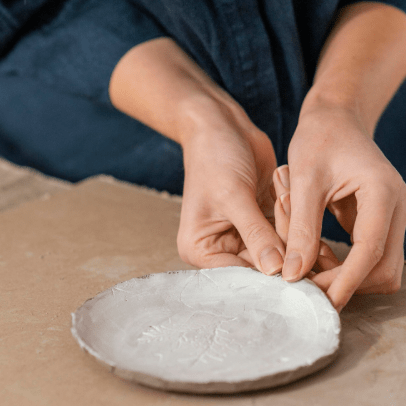 Workshop Cerâmica Fria – Cria o Teu Prato de Jóias Único | ONLINE - Cutxi Cutxi - Presentes Personalizados