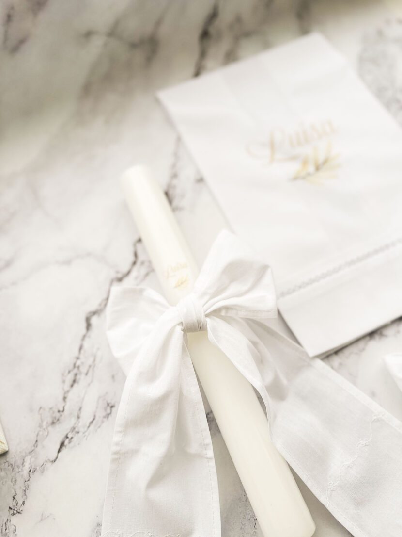 Conjunto Batizado PUREZA BRANCO com Vela Toalha, Concha e caixa de veludo cinza