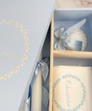 Conjunto Batizado GLAMOUR com Vela Concha Toalha e Caixa média pintada à mão