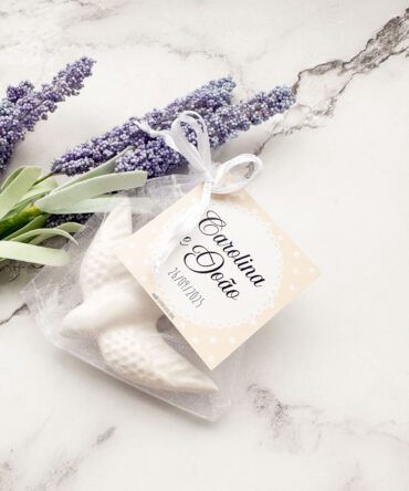 Pomba ou Andorinha em Cerâmica Vidrada – Lembrança de Casamento Personalizada 
