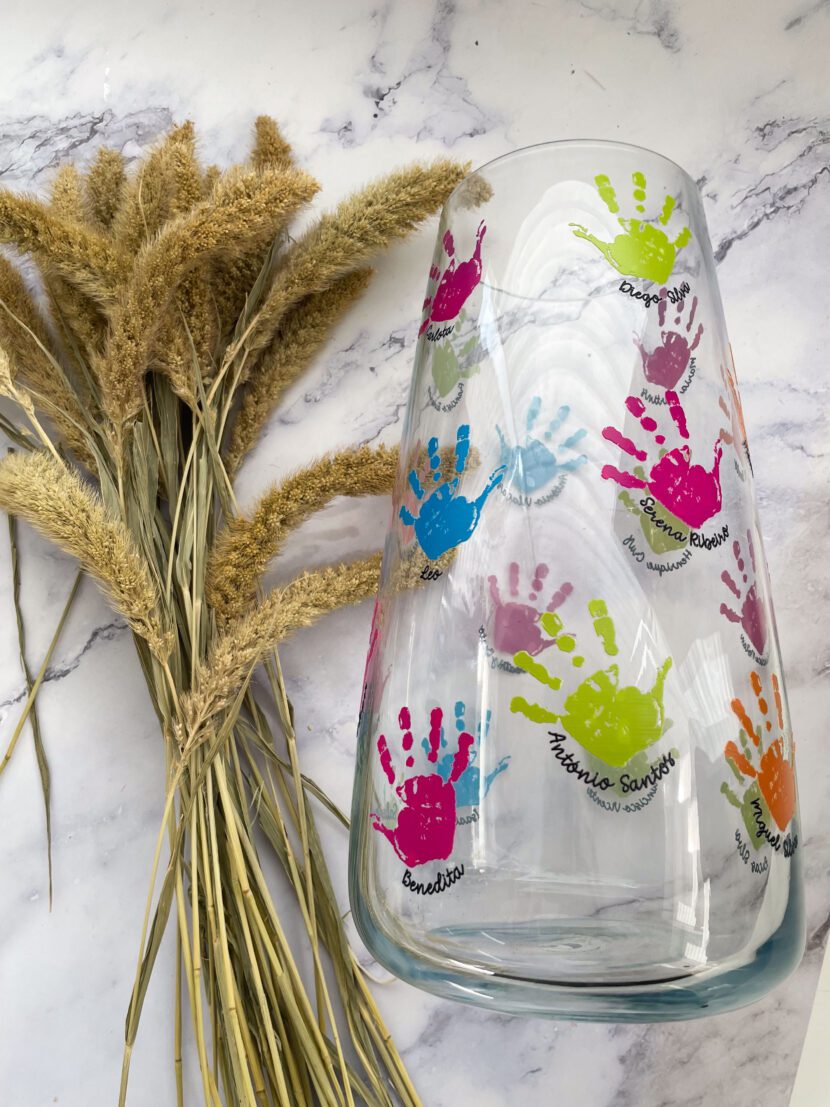 Jarra Personalizada com Mãozinhas das Crianças | Presente de Fim de Ano para Educadoras e Professores 🌈🖐️