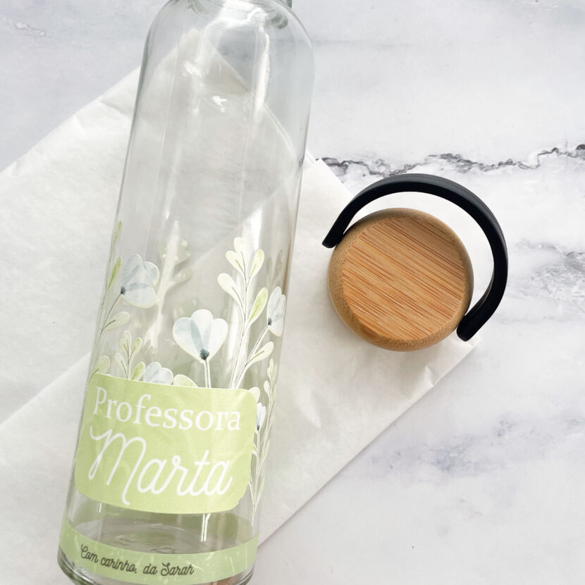 Garrafa Personalizada com Nome – Presente Útil e Elegante para Professoras e Educadoras 💧🌿