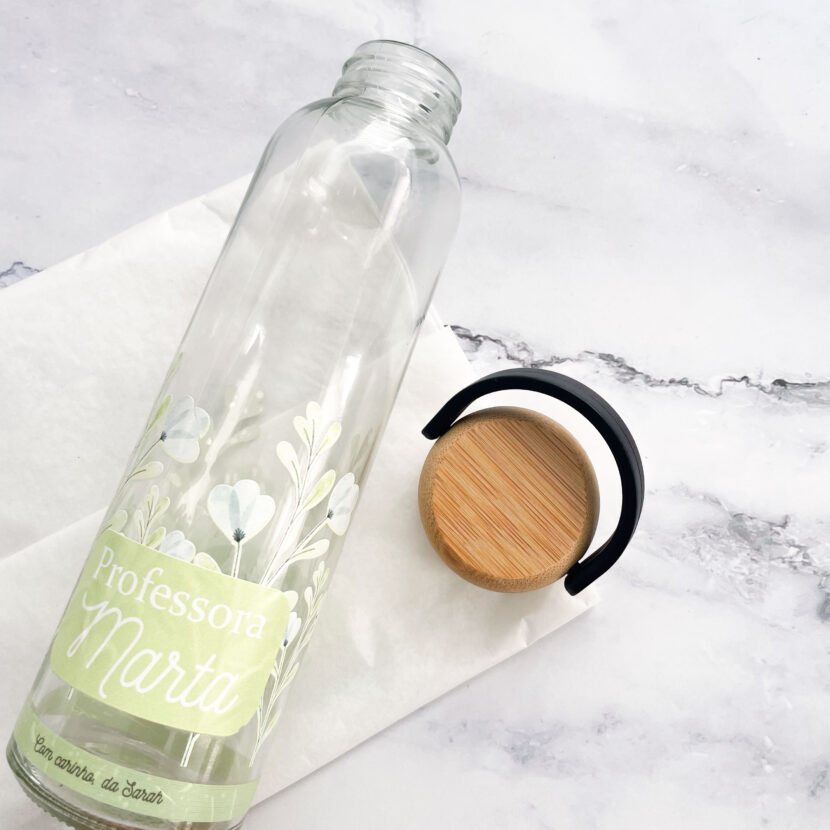 Garrafa Personalizada com Nome – Presente Útil e Elegante para Professoras e Educadoras 💧🌿
