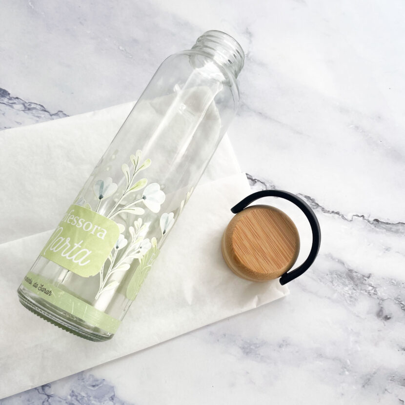 Garrafa Personalizada com Nome – Presente Útil e Elegante para Professoras e Educadoras 💧🌿