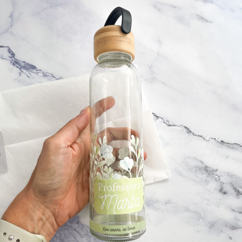 Garrafa Personalizada com Nome – Presente Útil e Elegante para Professoras e Educadoras 💧🌿